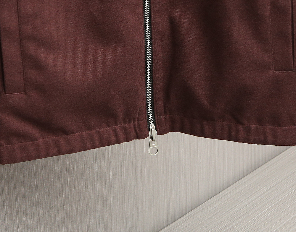 【🌹🌹🌹在时尚与品质的交汇点，诺悠翩雅（Loro Piana）立领双面夹克！以其卓越的工艺和对细节的极致