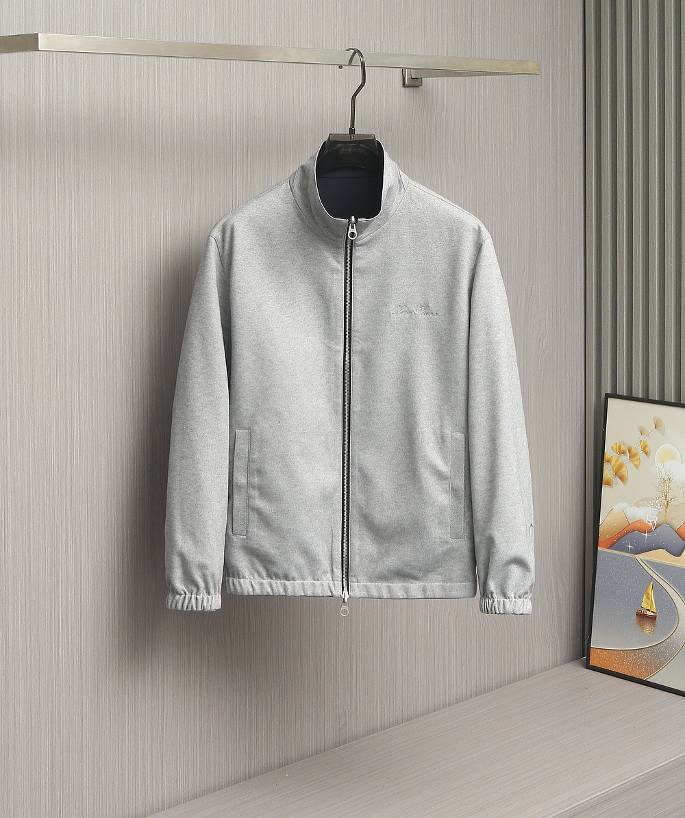 【🌹🌹🌹在时尚与品质的交汇点，诺悠翩雅（Loro Piana）立领双面夹克！以其卓越的工艺和对细节的极致