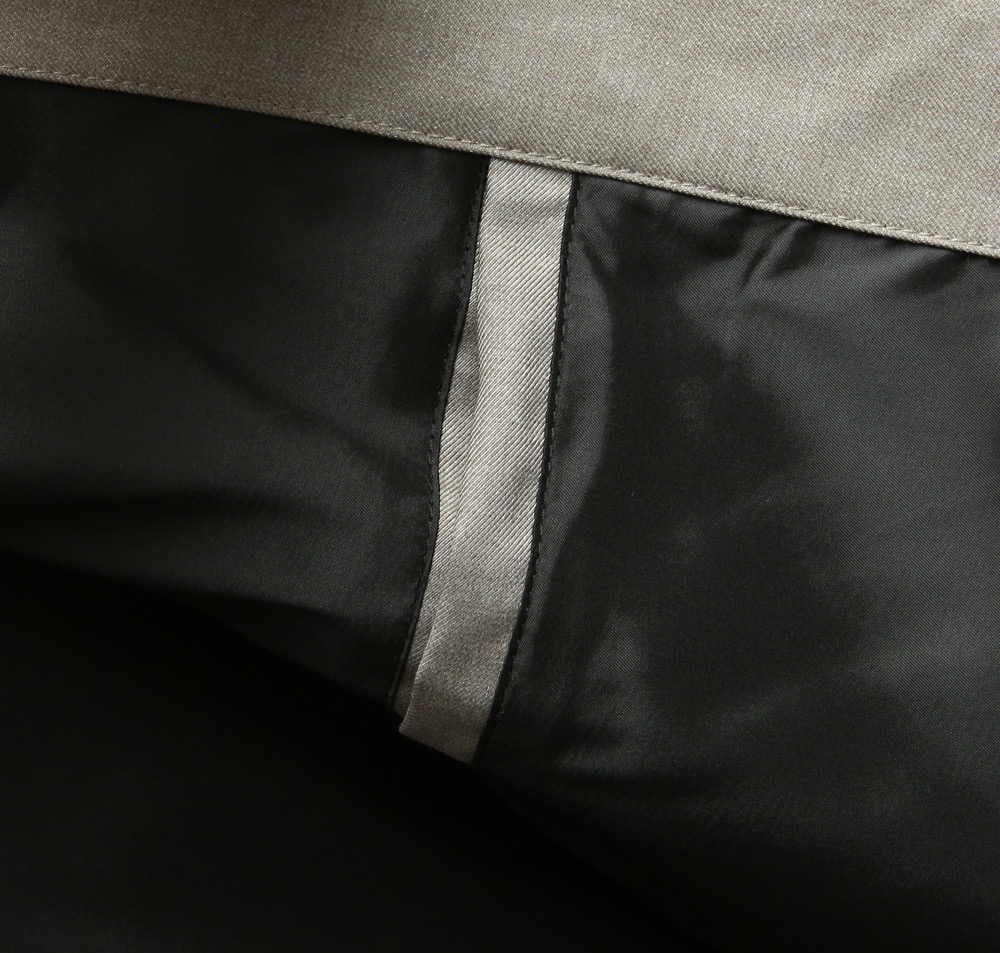 【🌹🌹🌹经典与创新的碰撞，Kiton立领连帽夹克外套】Kiton夹克的独特设计和高品质，使穿着者在人群中