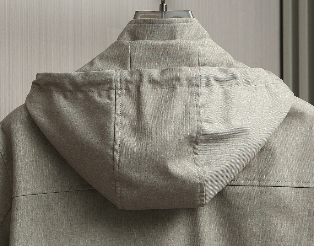 【🌹🌹🌹经典与创新的碰撞，Kiton立领连帽夹克外套】Kiton夹克的独特设计和高品质，使穿着者在人群中