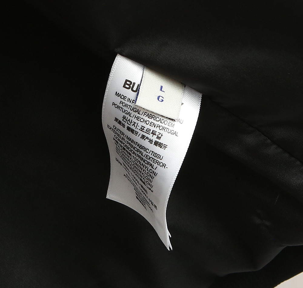 BURBERRY25秋冬尼绒提花薄棉夹克。经典与时尚的完美碰撞！最新工艺尼绒提花斜纹高定材质，手感立体，