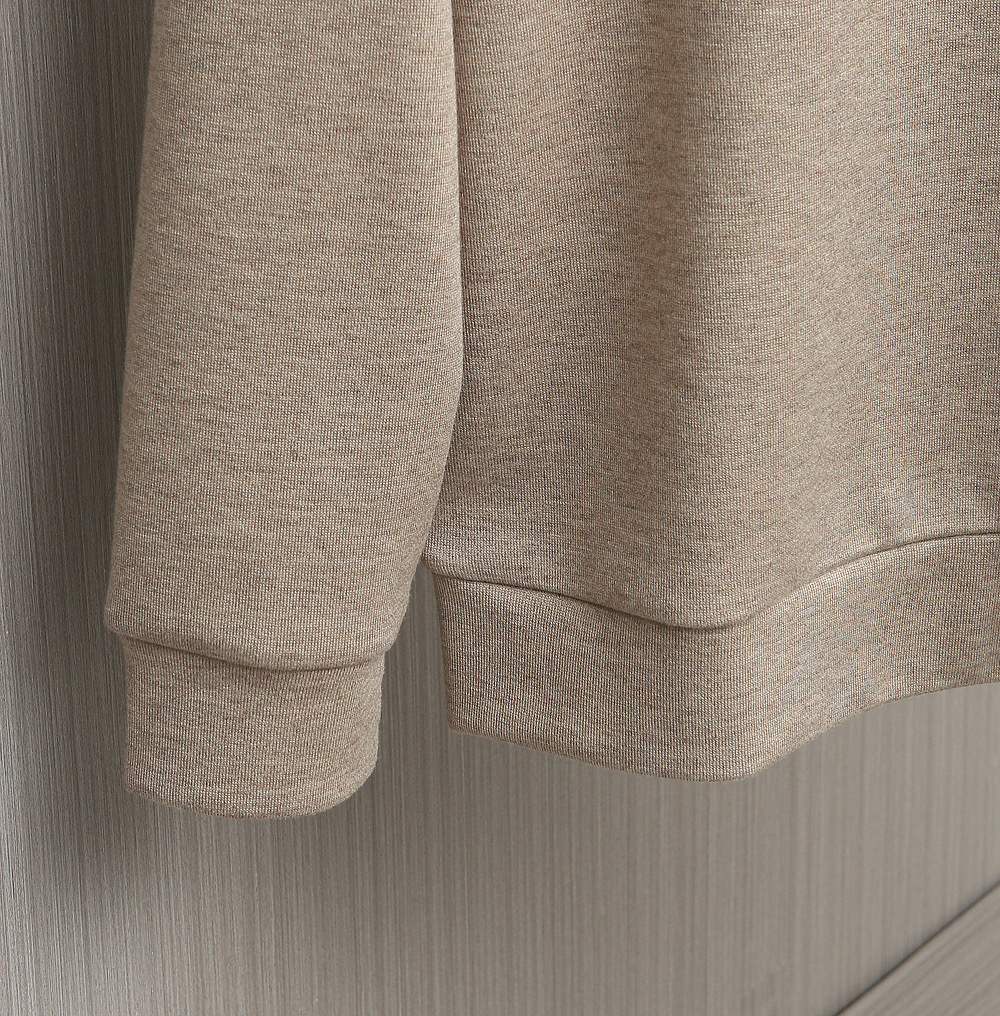 新款上架啦！🌹🌹🌹Loro Piana25秋冬款长袖打底衫 Loro Piana这款打底衫采用的款式基础