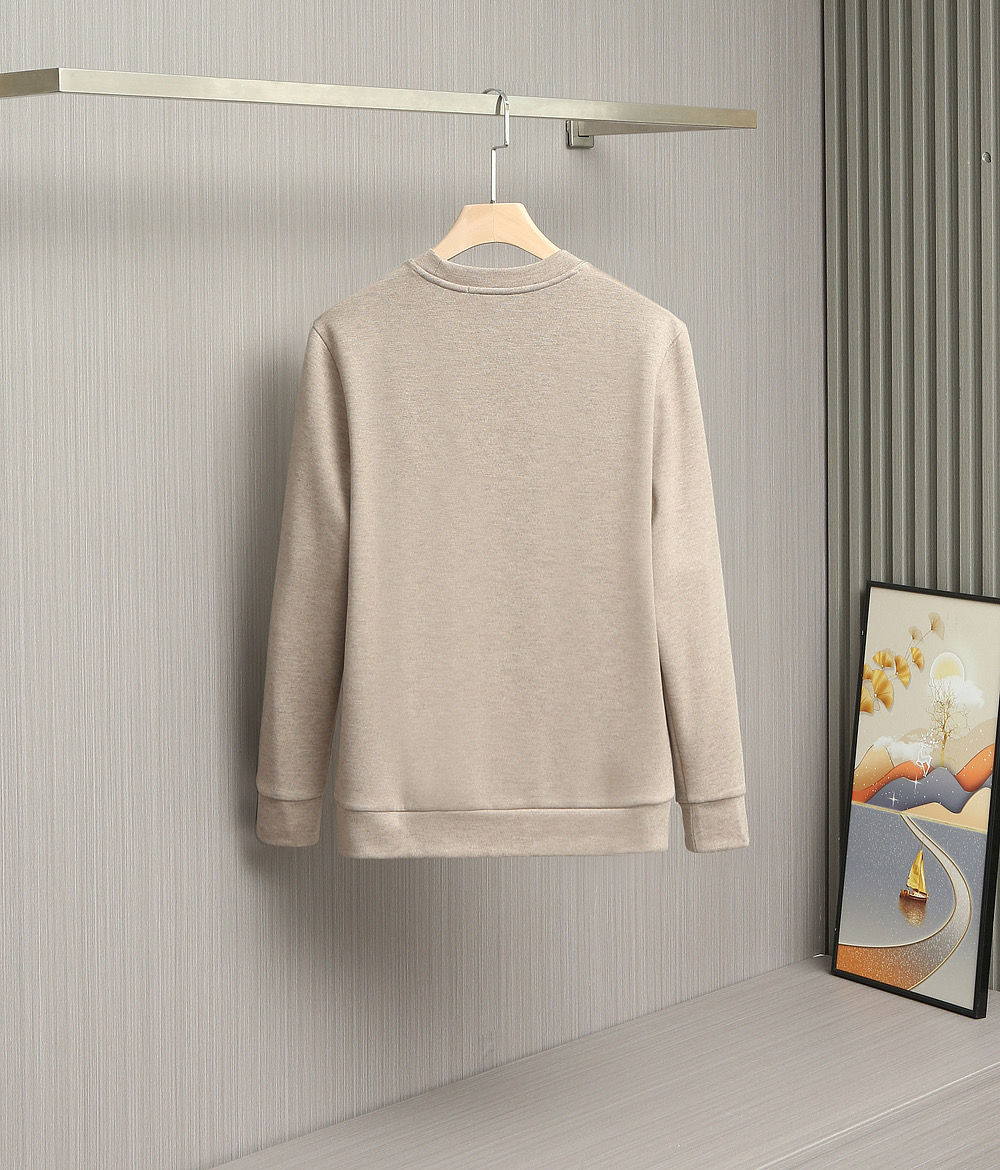 新款上架啦！🌹🌹🌹Loro Piana25秋冬款长袖打底衫 Loro Piana这款打底衫采用的款式基础