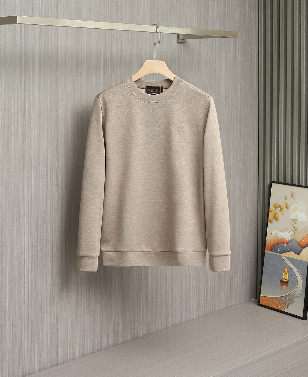 新款上架啦！🌹🌹🌹Loro Piana25秋冬款长袖打底衫 Loro Piana这款打底衫采用的款式基础