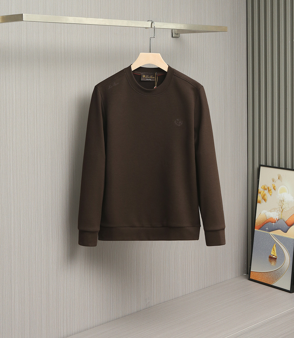 新款上架啦！🌹🌹🌹Loro Piana25秋冬款长袖打底衫 Loro Piana这款打底衫采用的款式基础