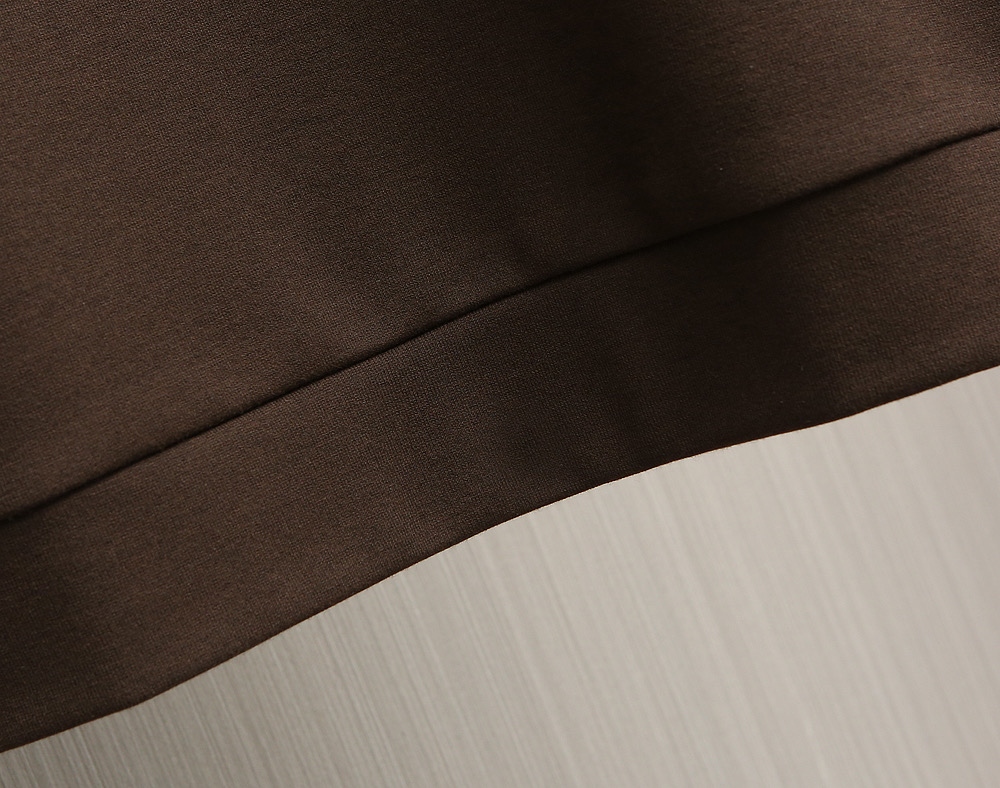 新款上架啦！🌹🌹🌹Loro Piana25秋冬款长袖打底衫 Loro Piana这款打底衫采用的款式基础