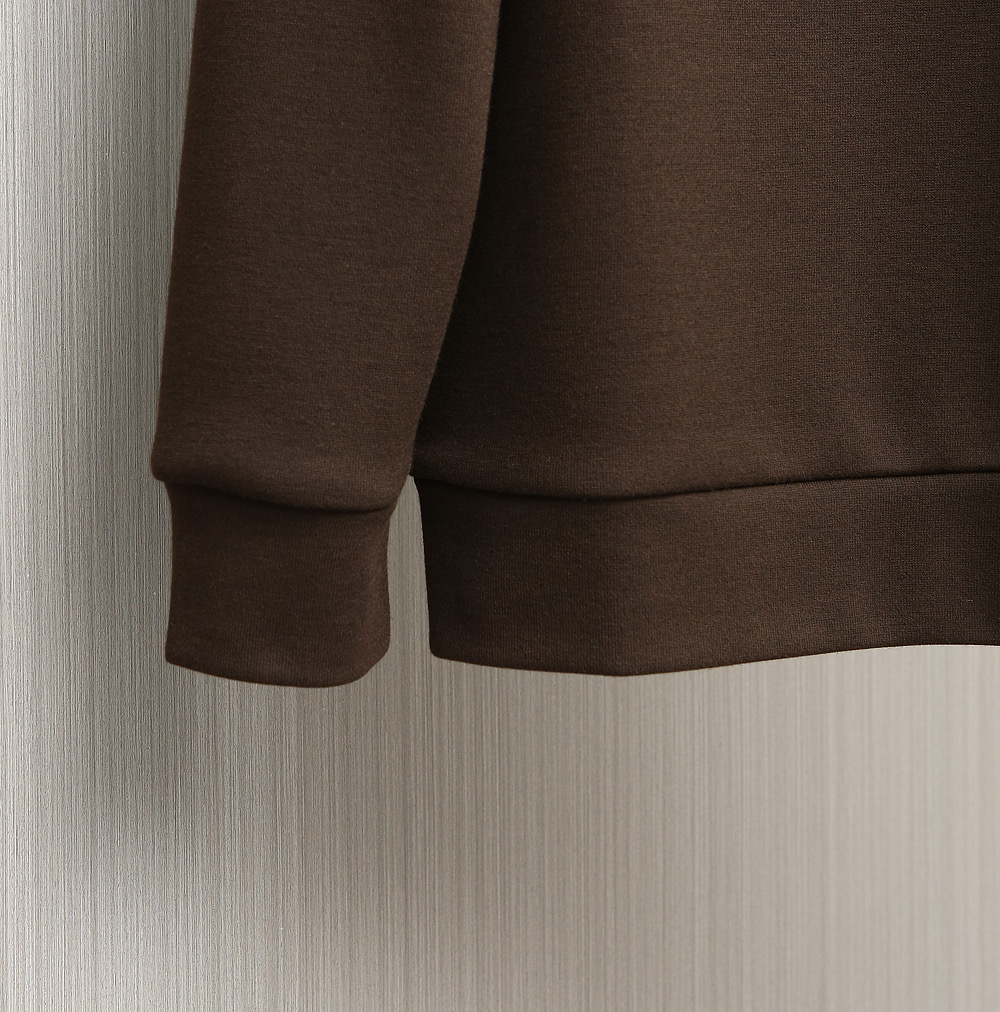 新款上架啦！🌹🌹🌹Loro Piana25秋冬款长袖打底衫 Loro Piana这款打底衫采用的款式基础