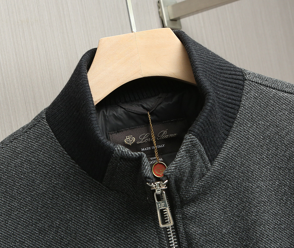 羽绒服 【25年秋冬新品震撼上架啦！🌹🌹🌹诺悠翩雅羊绒搭配内里鹅绒夹克羽绒服。（Loro Piana）以