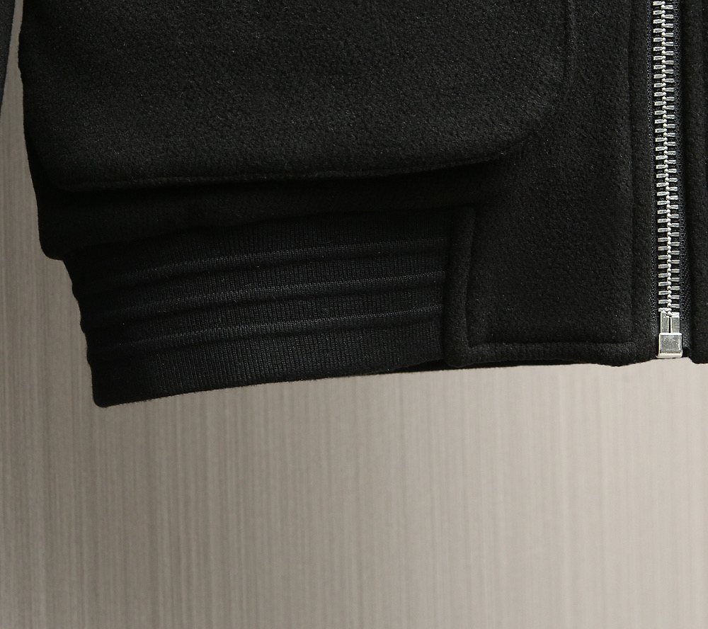 羽绒服 【25年秋冬新品震撼上架啦！🌹🌹🌹诺悠翩雅羊绒搭配内里鹅绒商务领夹克羽绒服。（Loro Pian