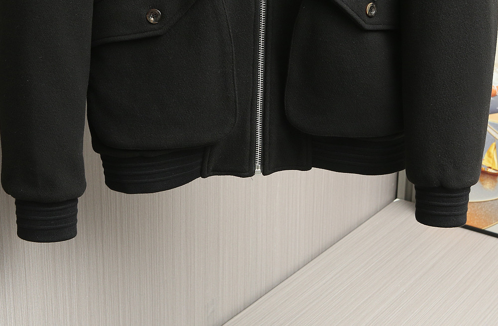 羽绒服 【25年秋冬新品震撼上架啦！🌹🌹🌹诺悠翩雅羊绒搭配内里鹅绒商务领夹克羽绒服。（Loro Pian