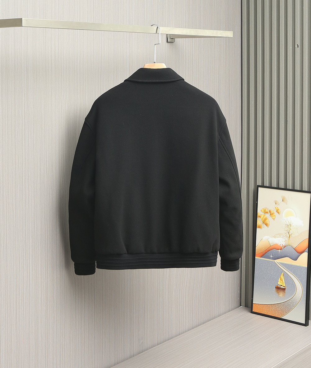 羽绒服 【25年秋冬新品震撼上架啦！🌹🌹🌹诺悠翩雅羊绒搭配内里鹅绒商务领夹克羽绒服。（Loro Pian