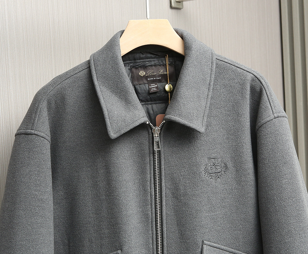 羽绒服 【25年秋冬新品震撼上架啦！🌹🌹🌹诺悠翩雅羊绒搭配内里鹅绒商务领夹克羽绒服。（Loro Pian