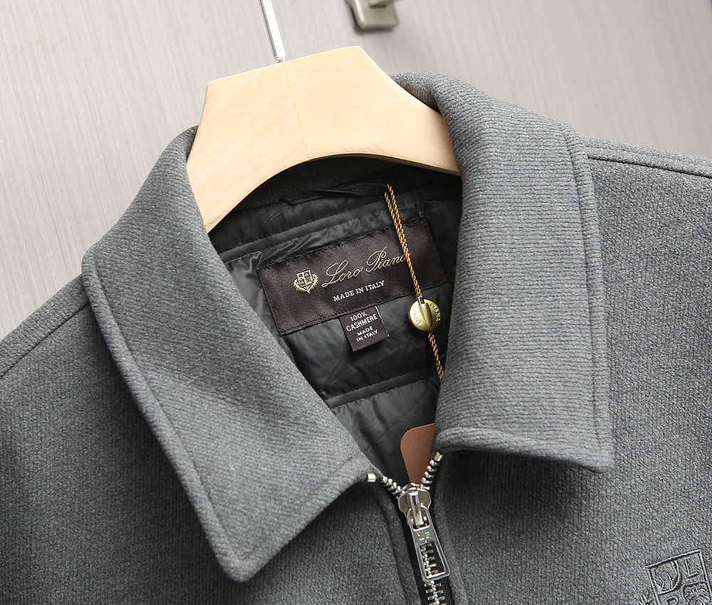 羽绒服 【25年秋冬新品震撼上架啦！🌹🌹🌹诺悠翩雅羊绒搭配内里鹅绒商务领夹克羽绒服。（Loro Pian