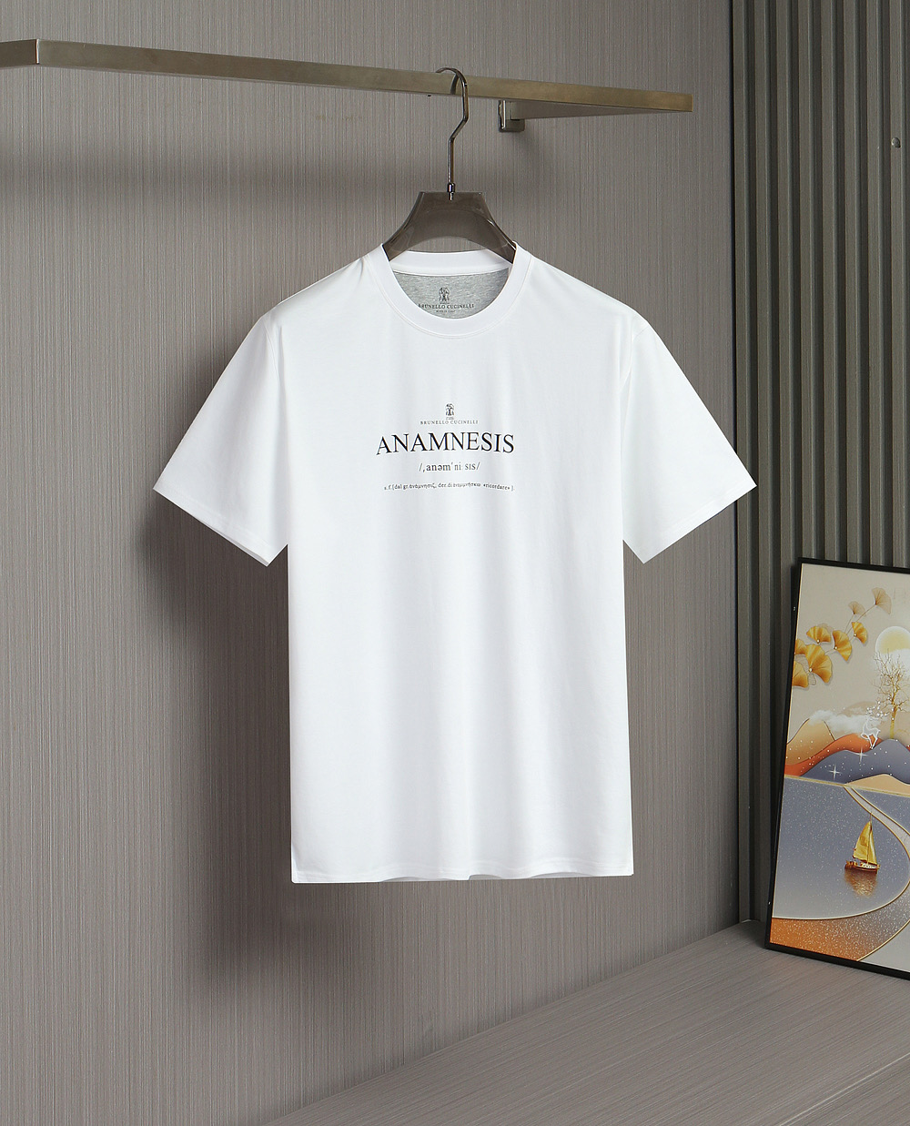 NO:837897,New model is on the shelves!  BC letter 3D three-dimensional printing new T is on the shelves. It is made of imported high-count, long-pile and high-density pure cotton fabric. The texture is soft and waxy, and the touch is warm and delicate. It has good breathability and moisture absorption and perspiration, suitable for all seasons, comfortable and stylish to wear. Selected high-quality combed pure cotton  Cotton, the yarn is tight and flat, the cloth surface is smooth and not easy to pill. It feels soft and thick. It is washed and shaped before cutting. It has a natural drape, is moisture-absorbent and breathable, does not deform after long-term wear, is skin-friendly and non-irritating. Classic white and dark blue are available in stock. M-XXL,,19860909新款上架啦！BC字母3D立体印花新款T上架.采用进口高支甄选长绒高密纯棉面料,质地软糯有分量,触感温润细腻.良好透气性与吸湿排汗性,四季皆宜,穿着舒适有型.精选优质精梳纯棉,纱线紧密平整,布面光洁不易起球.触感柔软厚实,前期先洗水定型再裁剪,垂感自然,吸湿透气,久穿不变形,亲肤无刺激.经典白色和深蓝两色现货发售.M-XXL,,,Men's clothing