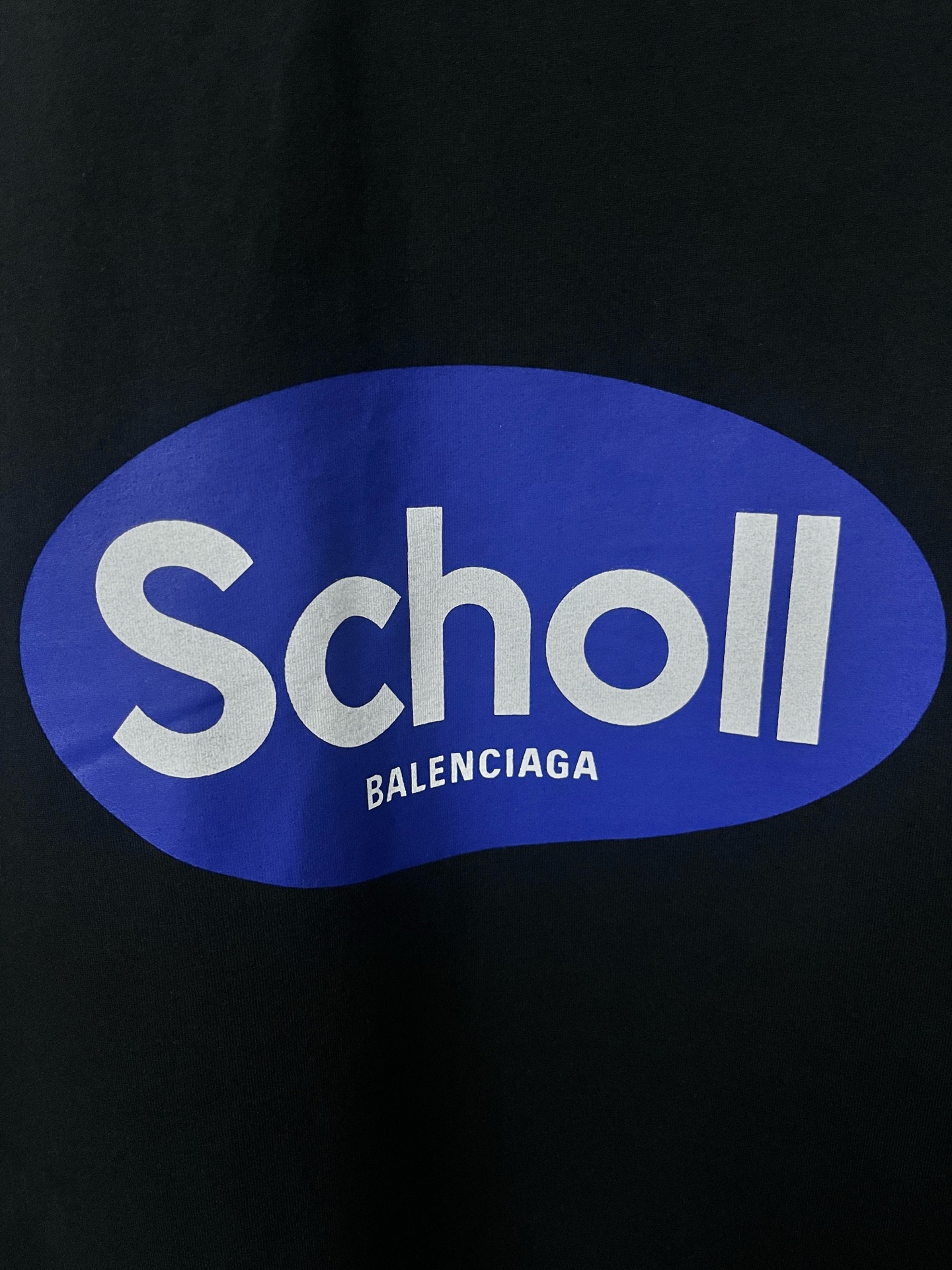 💰150
原版开发,顶级版本
BALENCIAGA巴黎世家2025 SS 联名Scholl印花短袖T恤
✅本市场No.1的质量 真正天花板品质
✅全部原版开发注意细节图 避免被盗图商家混发
✅正确260g定制定染纯棉双纱面料 柔软舒适不掉色
✅进口材料康丽机器印花 效果立体清晰 牢固不脱落
✅定染螺纹 无色差 不变形 超级重工 区别通货
这里解释一下为什么我比别人贵一点,
1.看似是简单的印花或绣花 其实一点都不简单 10000%进口机还原 不是嘴上说 欢迎对比同行
2.每款均为公司出品 细节做工面料均和一致. 保证和无色差. 不可怕 谁假谁尴尬。不丢人 还买不到正确版本才丢人。
3.注意螺纹领口均为某巴某黎原领口 高包裹度 领口宽度和柜柜精确到毫米 厚领口不易变形 高档货领口孤独都是还原柜柜 区别世面大领口普通垃圾短袖印个印花 上身锁骨都漏出来 就敢自称高版本 麻烦长长心吧 买过或者见过的客户 再拿我家货 都会回头下单 这就是质量 这就是品质
4.不同款式水洗麦主麦包括进口麦的颜色与编码都不一样 真正还原柜台 众所周知 巴黎世家每个季度的领标上英文或者颜色都不一样 区别世面清一色通货主麦水洗麦的快餐货
5.注意做工 领口处针脚 无折叠 顺畅自然没重叠线 真正还原 这是多少人都做不到的
6.面料采用260g巴黎专用双纱 面料没人可以做的比我家更好 和市面上的普通版本真的没办法比 尊重一下 好歹也是几千元的东西 真的别去穿地摊货质量
7.做工全方位还原 包装全方位还原 成本巨高
8.我在这里作出保证这是你能找到的最高品质
尺码:1-4码