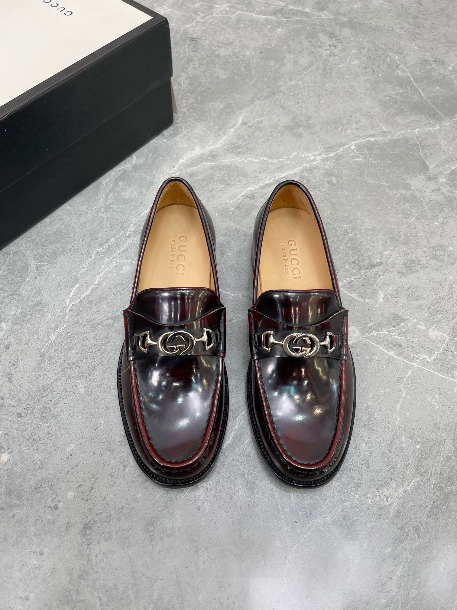Gucci Shoes Loafers Supplier in China
 Men Cowhide Genuine Leather Casual