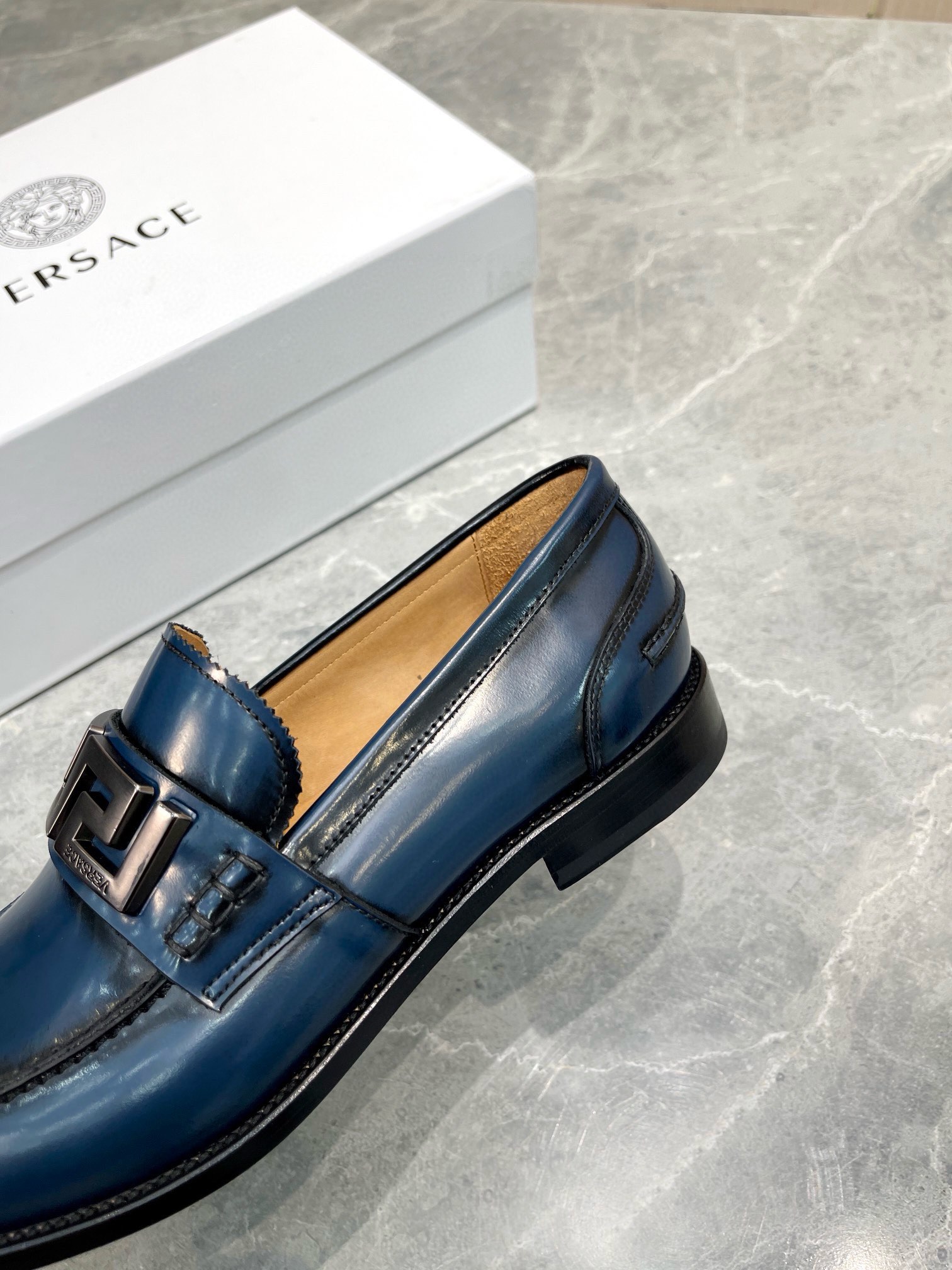 Versace Style Leather Men's Shoes style reference detail image 8 from source 781472