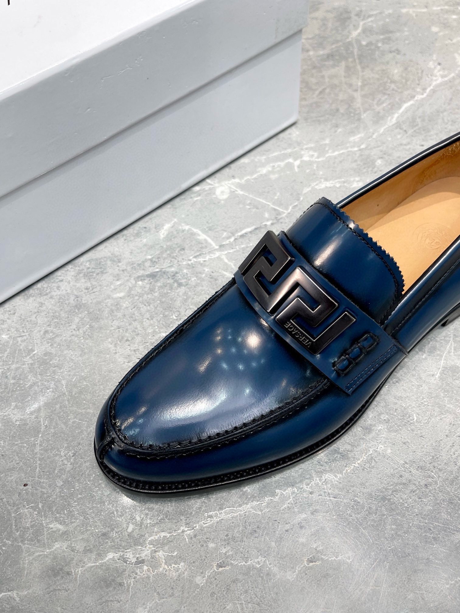 Versace Style Leather Men's Shoes style reference detail image 7 from source 781472