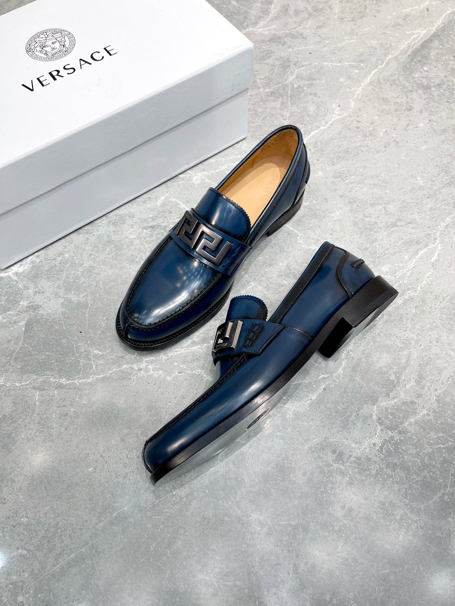 Versace Style Leather Men's Shoes style reference detail image 4 from source 781472