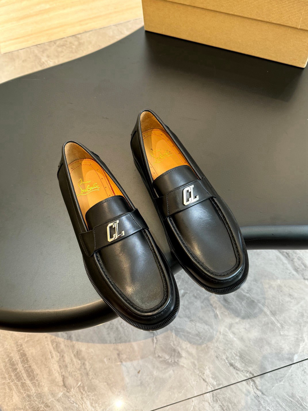 NO:272231,New style real shot of CL~ high-end men's casual loafers and red soles!  Original order genuine top-level goods Top-level original order purchasing goods!  Original imported anti-hair cowhide imported cowhide inner cowhide foot pad original genuine leather big sole ~ compare the authentic products at will!  Size39-44 (38, 45.46.47 can be customized), christian louboutin, christian louboutin, loafers, cowhide, Leather soles19860909批元新款实拍CL～高端男士休闲乐福鞋红底鞋！原单正品顶级货 顶级原单代购货！原版进口反毛牛皮进口牛皮内里牛皮垫脚原版真皮大底～随意对比正品！Size39-44（38,45.46.47可定制）,,christian louboutin,christian louboutin,loafers,cowhide,Leather soles,Men's shoes