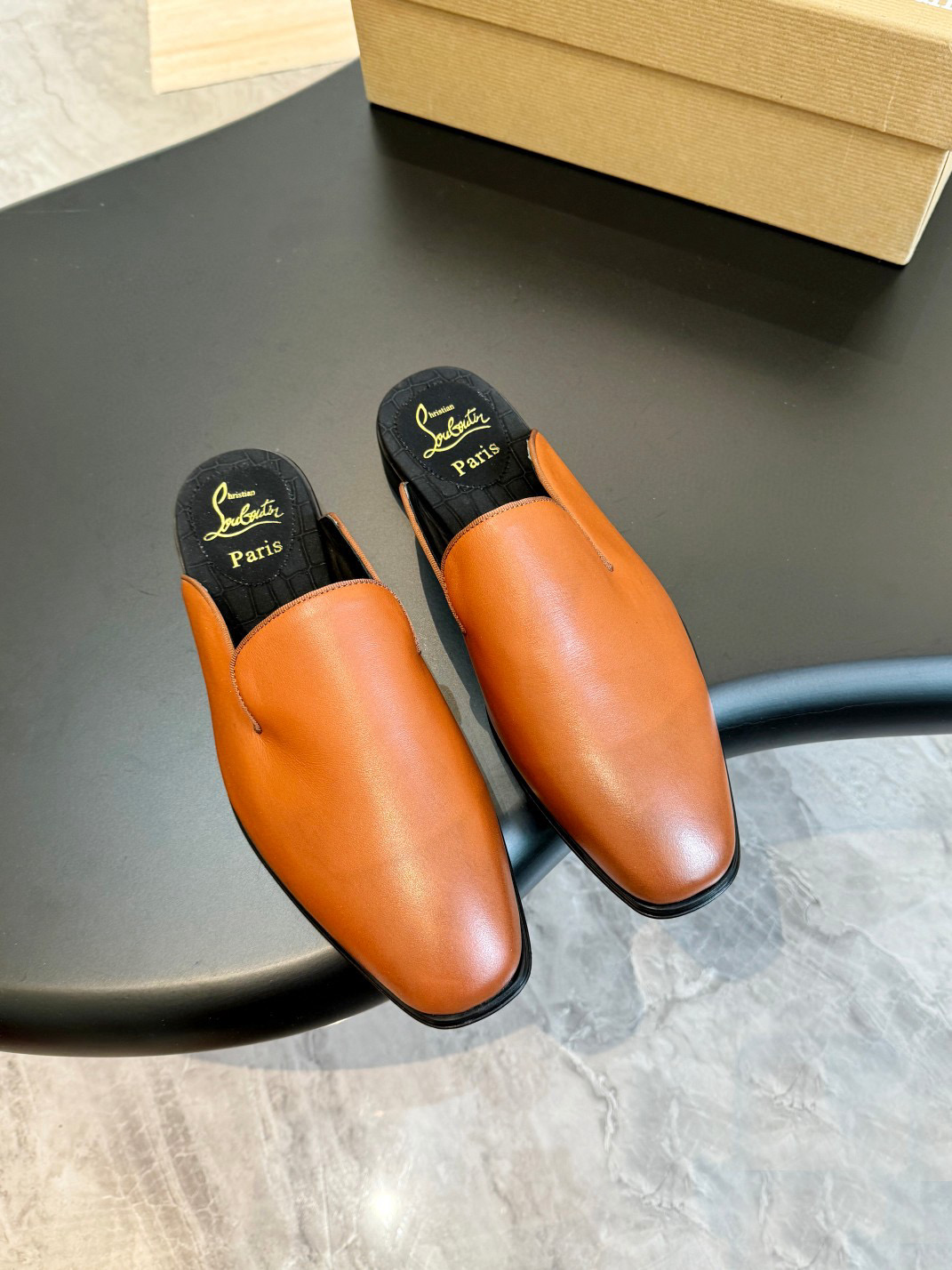 NO:273920,New CL full leather semi-torque, leather large soles, batch.39-44, (38, 45, 46 customized, no return or exchange), Leather soles19860909新款CL全真皮半拖、真皮大底、批.39-44,（38、45、46订做不退换）,,Leather soles,Men's shoes