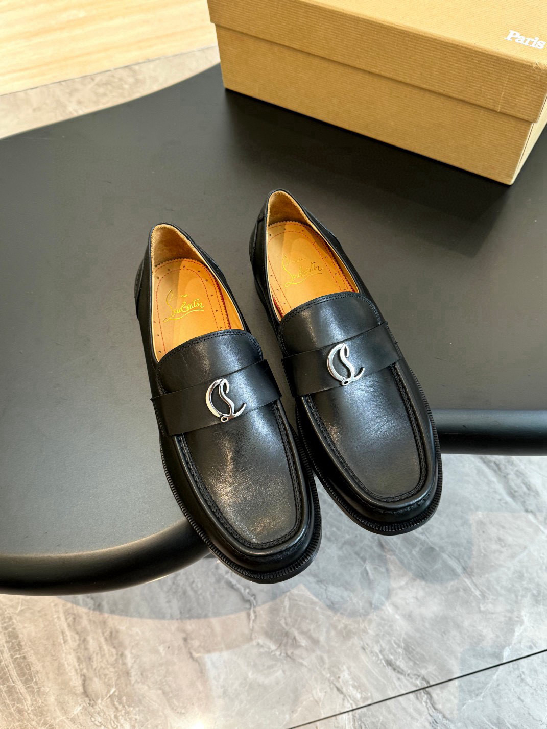 NO:356088,New style real shot of CL~ high-end men's casual loafers and red soles!  Original order genuine top-level goods Top-level original order purchasing goods!  Original imported anti-hair cowhide imported cowhide inner cowhide foot pad original genuine leather big sole ~ compare the authentic products at will!  Size39-44 (38, 45.46.47 can be customized), christian louboutin, christian louboutin, loafers, cowhide, Leather soles19860909批元新款实拍CL～高端男士休闲乐福鞋红底鞋！原单正品顶级货 顶级原单代购货！原版进口反毛牛皮进口牛皮内里牛皮垫脚原版真皮大底～随意对比正品！Size39-44（38,45.46.47可定制）,,christian louboutin,christian louboutin,loafers,cowhide,Leather soles,Men's shoes