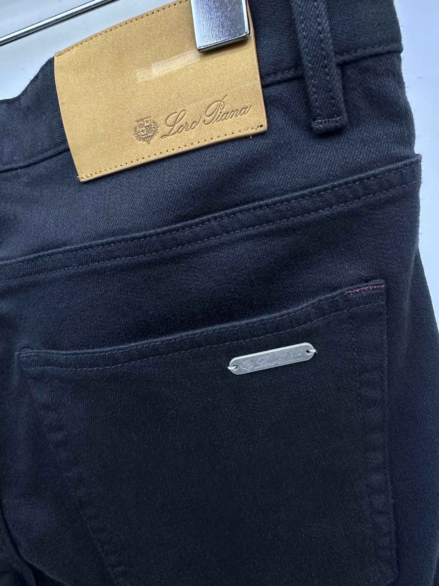 lP🆕休闲裤 25ss秋冬新款 直筒版型 定制竹节棉面料 上身挺括 面料有质感 肌理感强 定制古银色五金