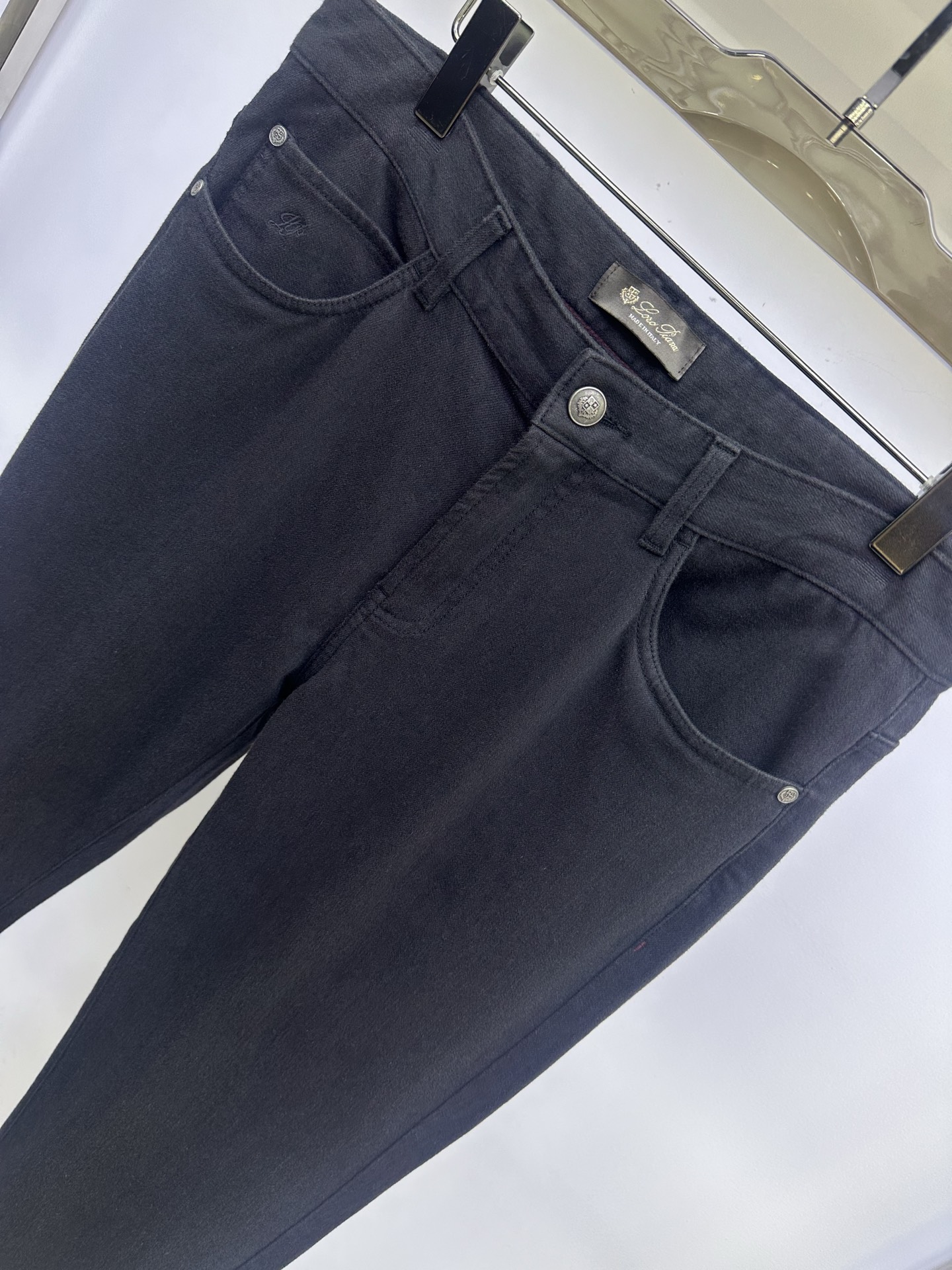 lP🆕休闲裤 25ss秋冬新款 直筒版型 定制竹节棉面料 上身挺括 面料有质感 肌理感强 定制古银色五金