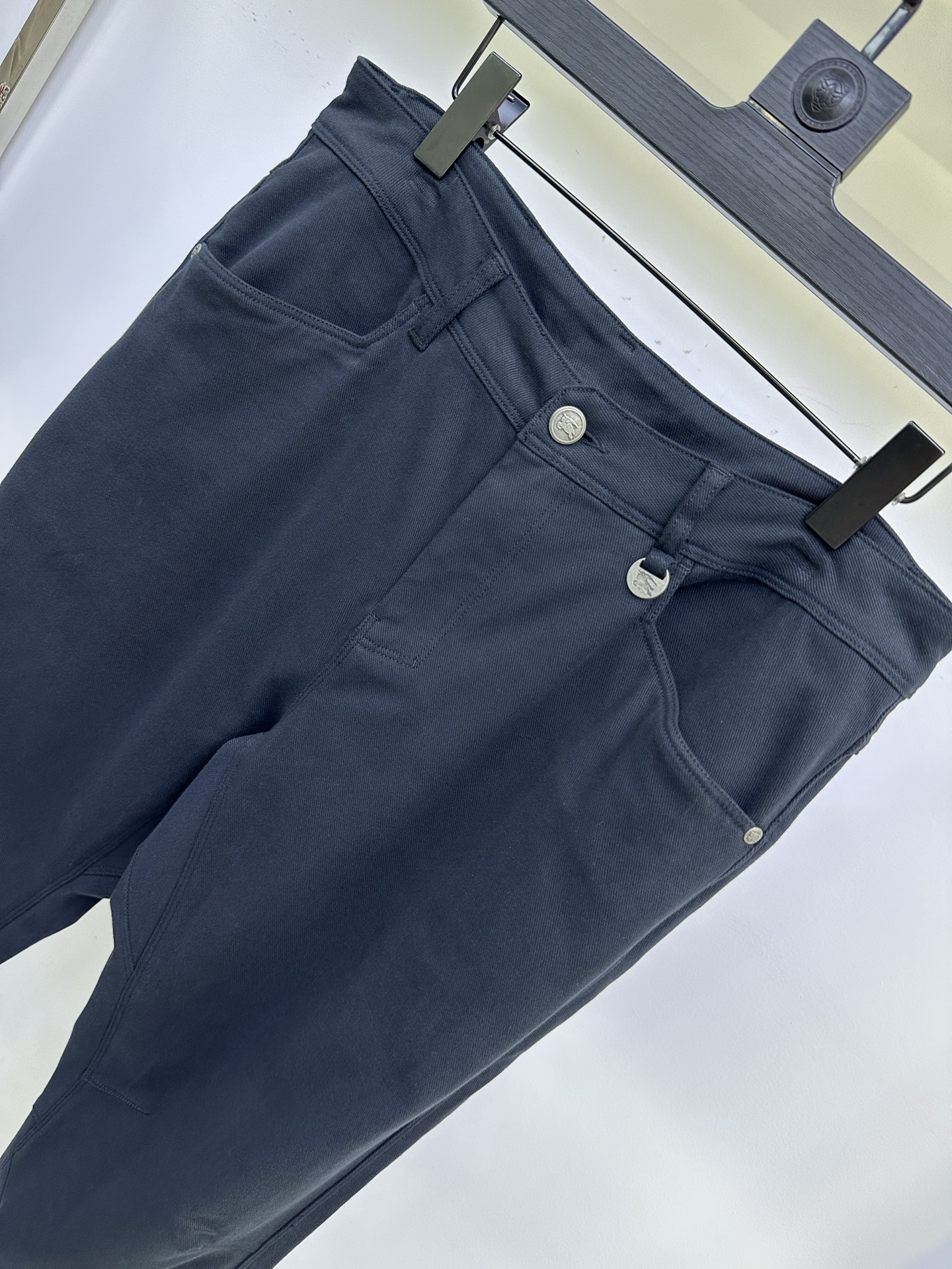 Burberry户外 25ss秋冬新款 直筒版型 立体裁剪专柜同款面料 最新上新 四面弹力上身舒适 定制