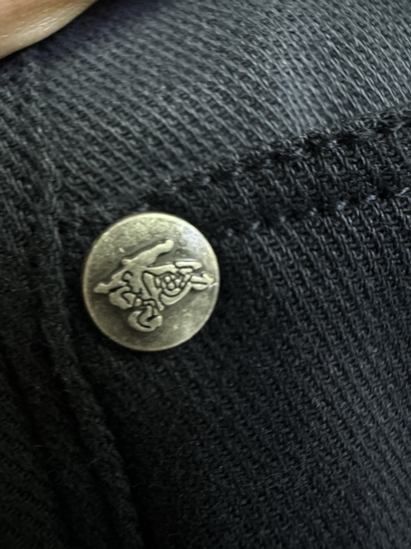 Burberry户外 25ss秋冬新款 直筒版型 立体裁剪专柜同款面料 最新上新 四面弹力上身舒适 定制