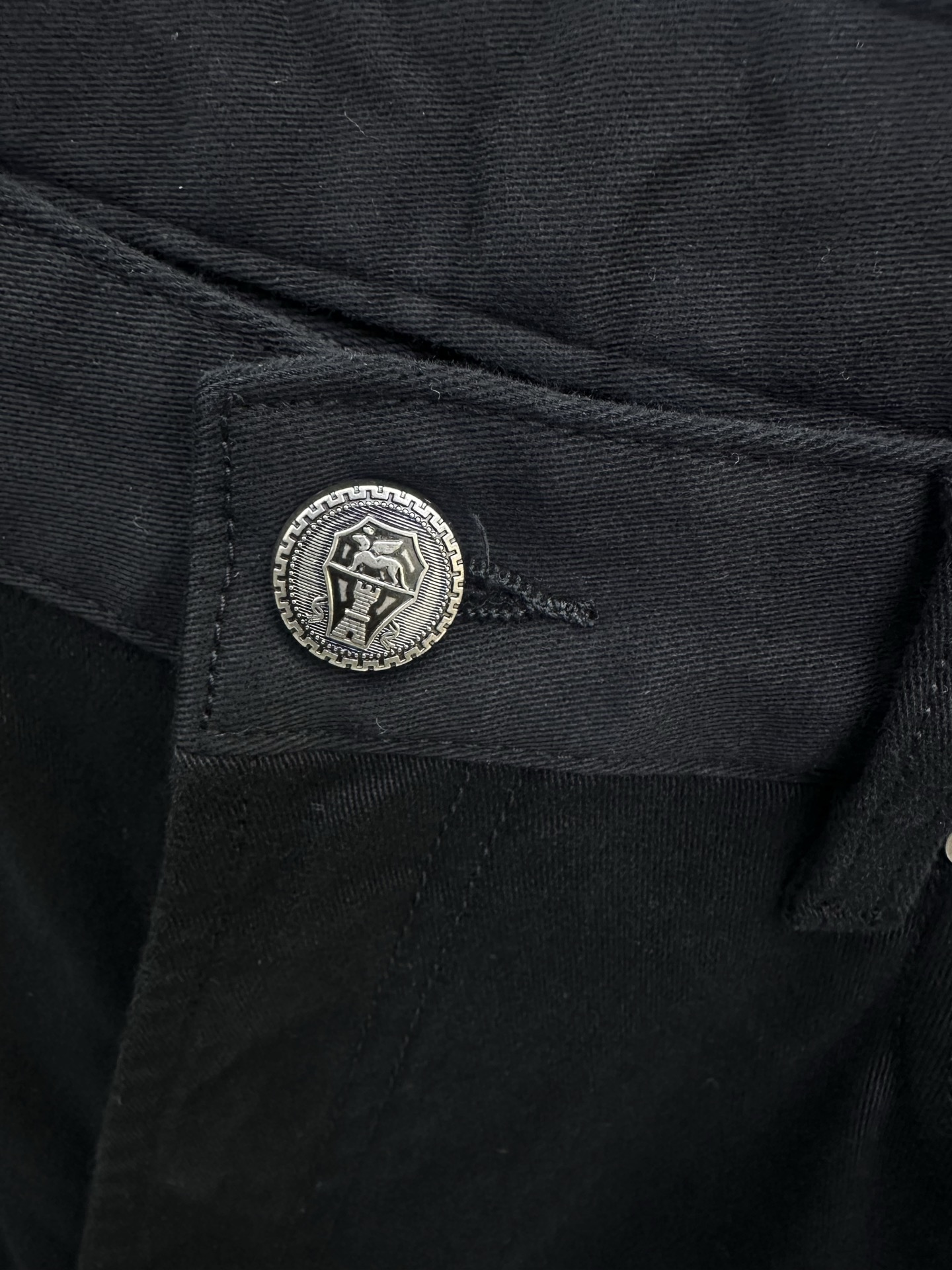 BC休闲裤 25ss秋冬新款 直筒版型 细腻斜纹布面料手感舒服 上身挺括有型 专柜最新五金配件搭配定制蓝
