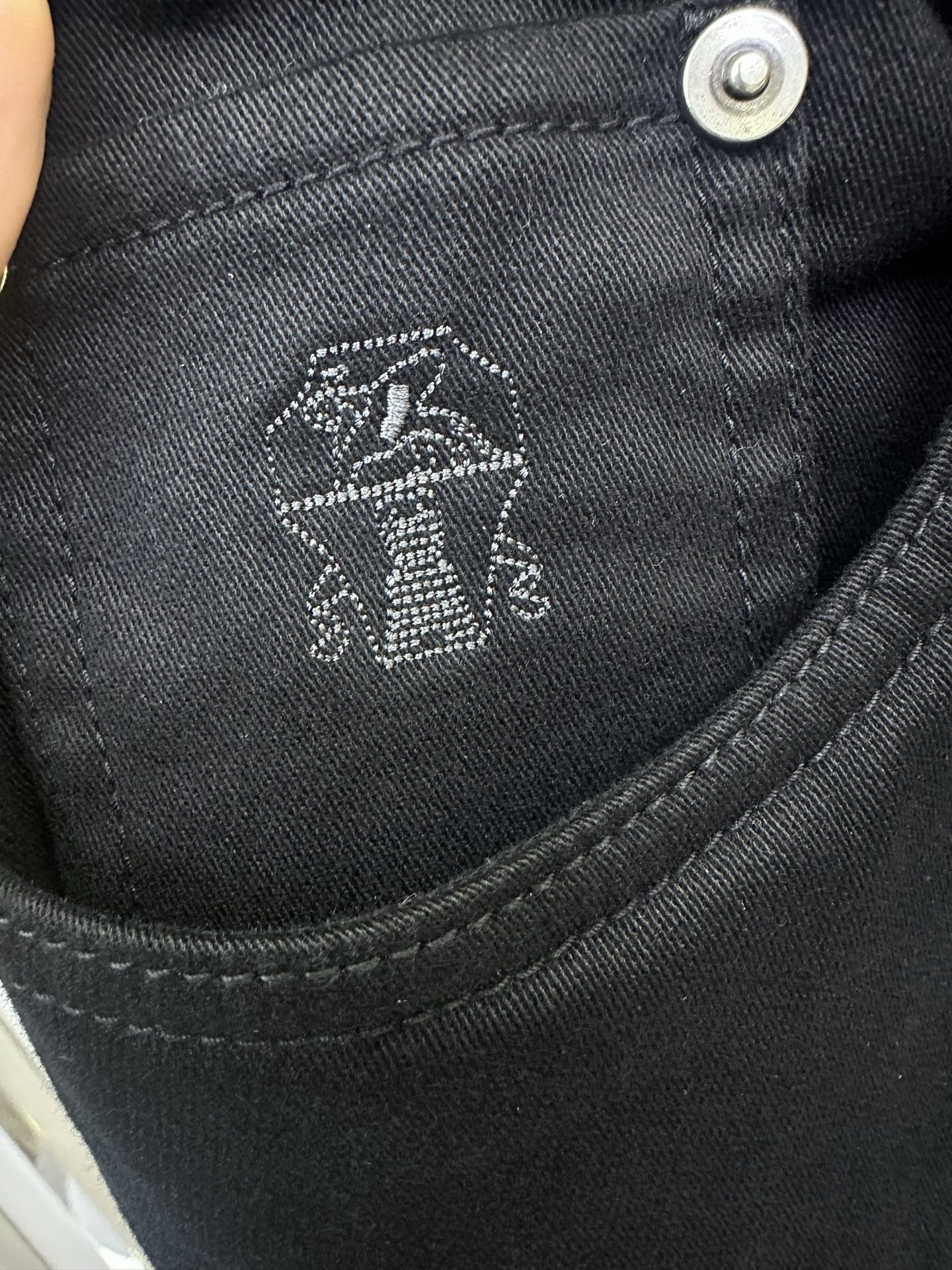BC休闲裤 25ss秋冬新款 直筒版型 细腻斜纹布面料手感舒服 上身挺括有型 专柜最新五金配件搭配定制蓝