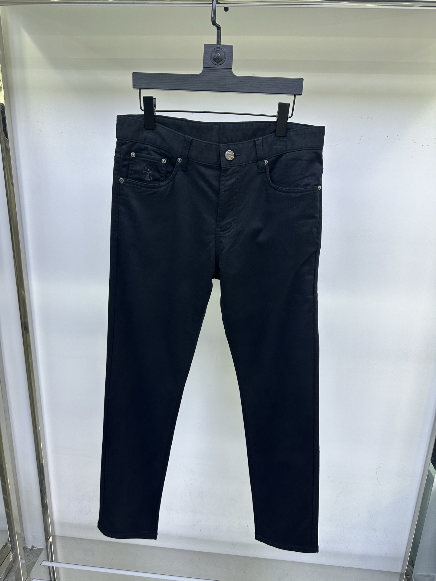 BC休闲裤 25ss秋冬新款 直筒版型 细腻斜纹布面料手感舒服 上身挺括有型 专柜最新五金配件搭配定制蓝