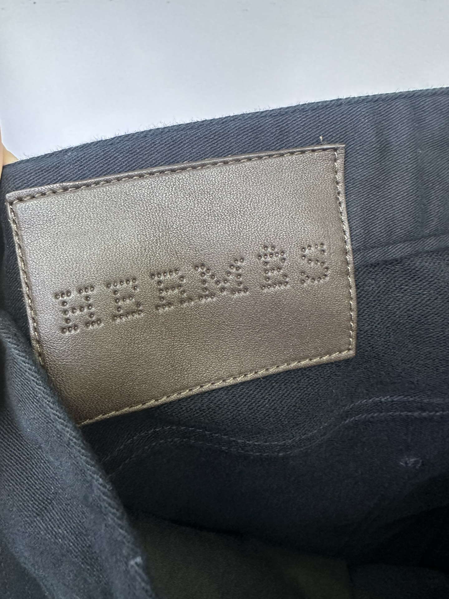 爱马仕（HERMES）休闲裤 25ss秋冬新款 直筒版型 定制细腻斜纹布面料 有质感 挺阔有型 最新后袋