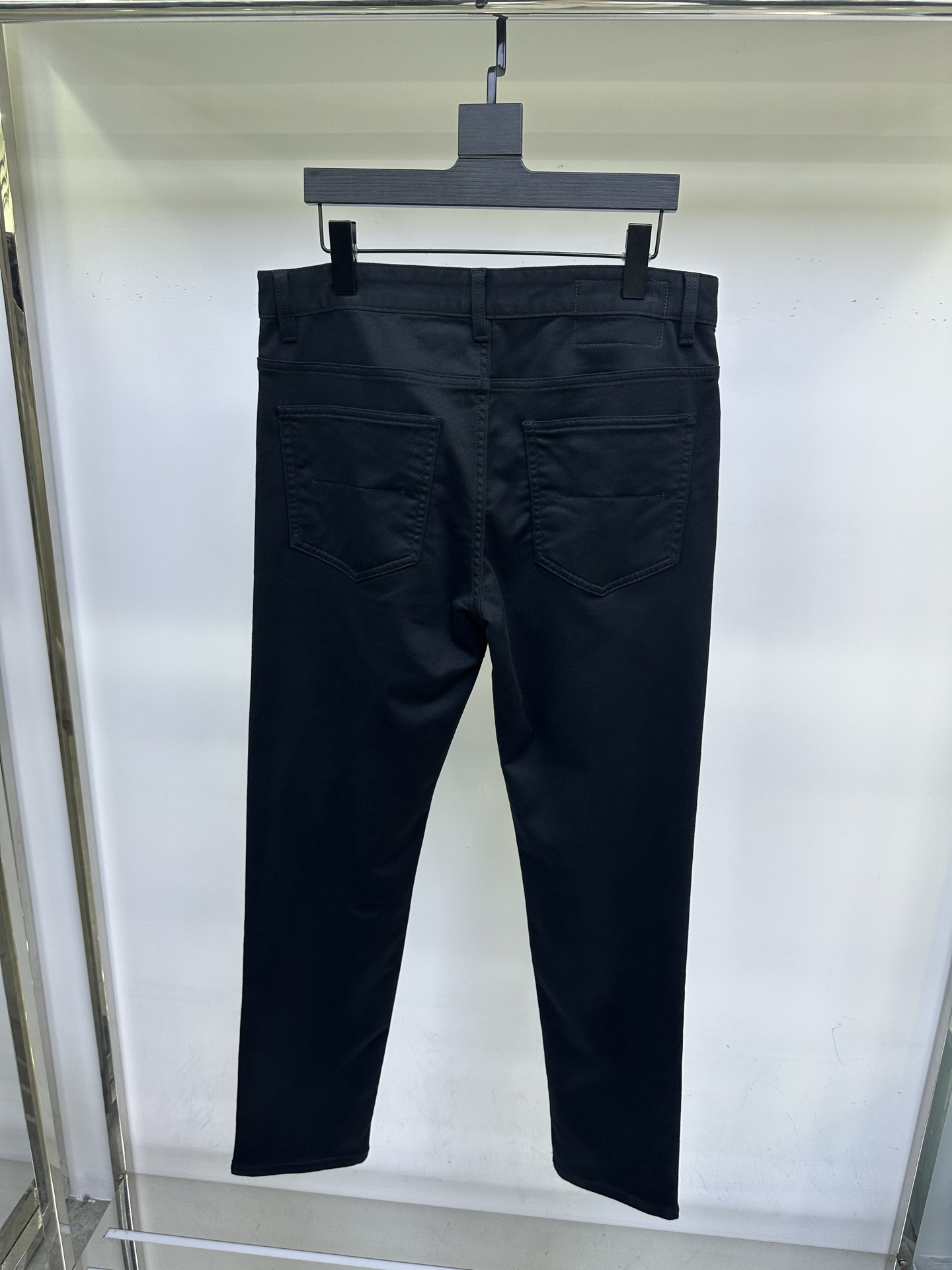 爱马仕（HERMES）休闲裤 25ss秋冬新款 直筒版型 定制细腻斜纹布面料 有质感 挺阔有型 最新后袋