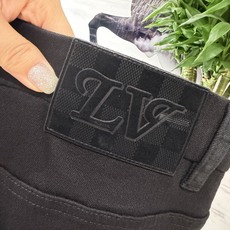 🎺🎺顶级LV黑牛 26ss 秋冬新款 专柜同步 Louis Vuitton(LV) 腰内侧印有品牌专属织带印花,门襟纽扣 🎺🎺顶级LV黑牛 26ss 秋冬新款 专柜同步 Louis Vuitton(LV) 腰内侧印有品牌专属织带印花,门襟纽扣
