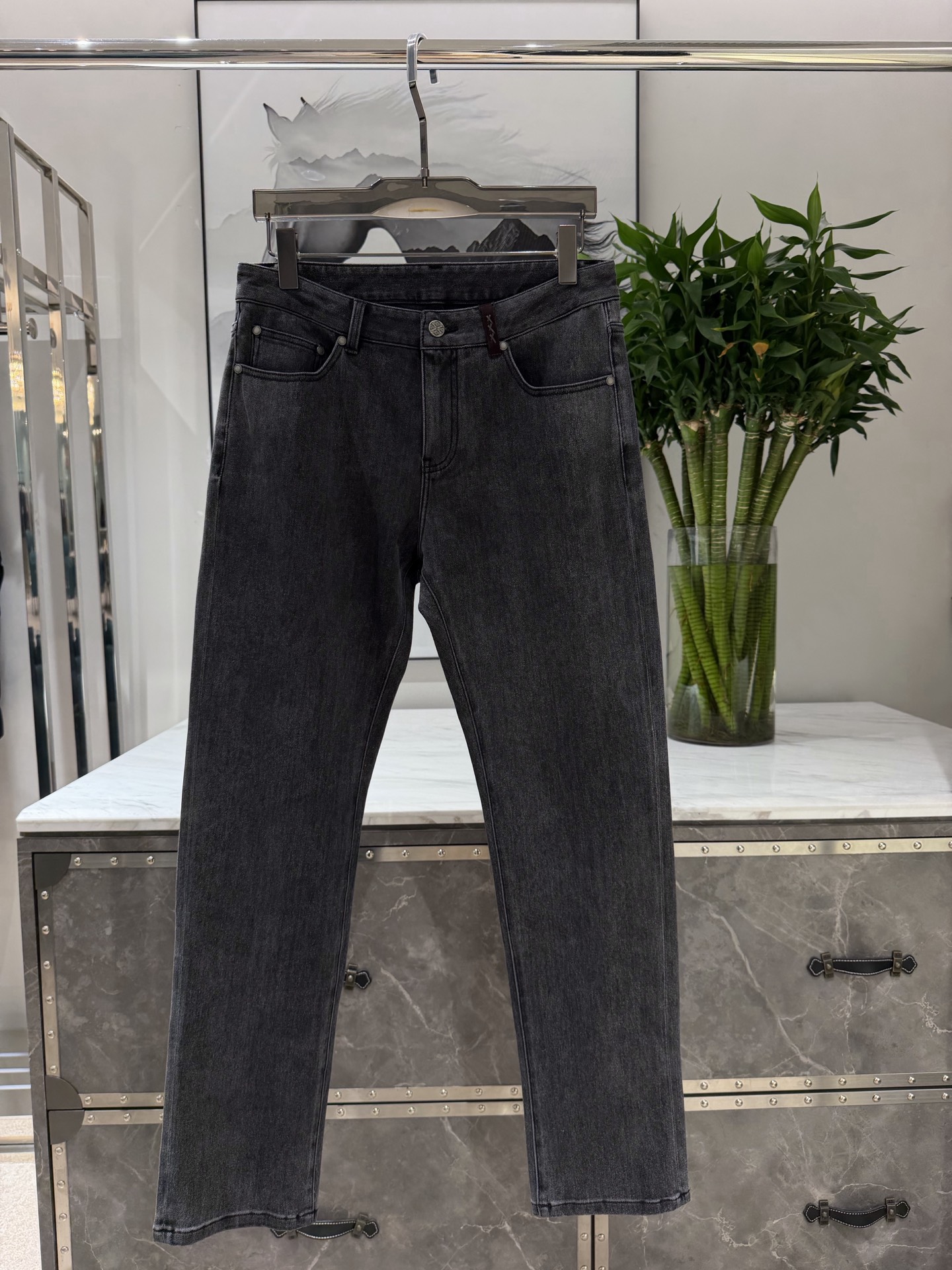 🎺🎺顶级Zegna灰牛 26ss 秋冬新款 专柜同步 杰尼亚（Zegna）这条灰黑牛仔裤属于品牌Roccia经典休闲丹宁
