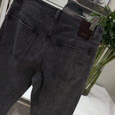 🎺🎺顶级Zegna灰牛 26ss 秋冬新款 专柜同步 杰尼亚(Zegna)这条灰黑牛仔裤属于品牌Roccia经典休闲丹宁 🎺🎺顶级Zegna灰牛 26ss 秋冬新款 专柜同步 杰尼亚(Zegna)这条灰黑牛仔裤属于品牌Roccia经典休闲丹宁