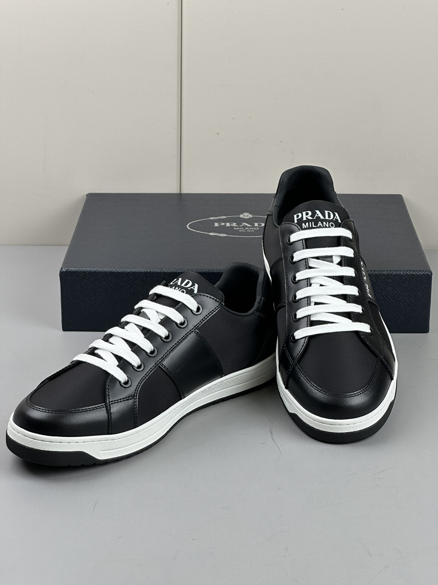 Prada Style Beige Leather Men's Shoes style reference detail image 4 from source 781916
