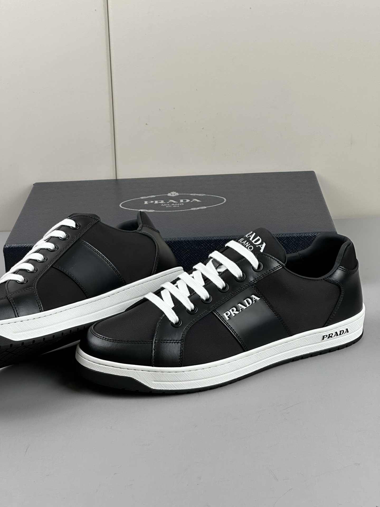 Prada Style Beige Leather Men's Shoes style reference detail image 3 from source 781916