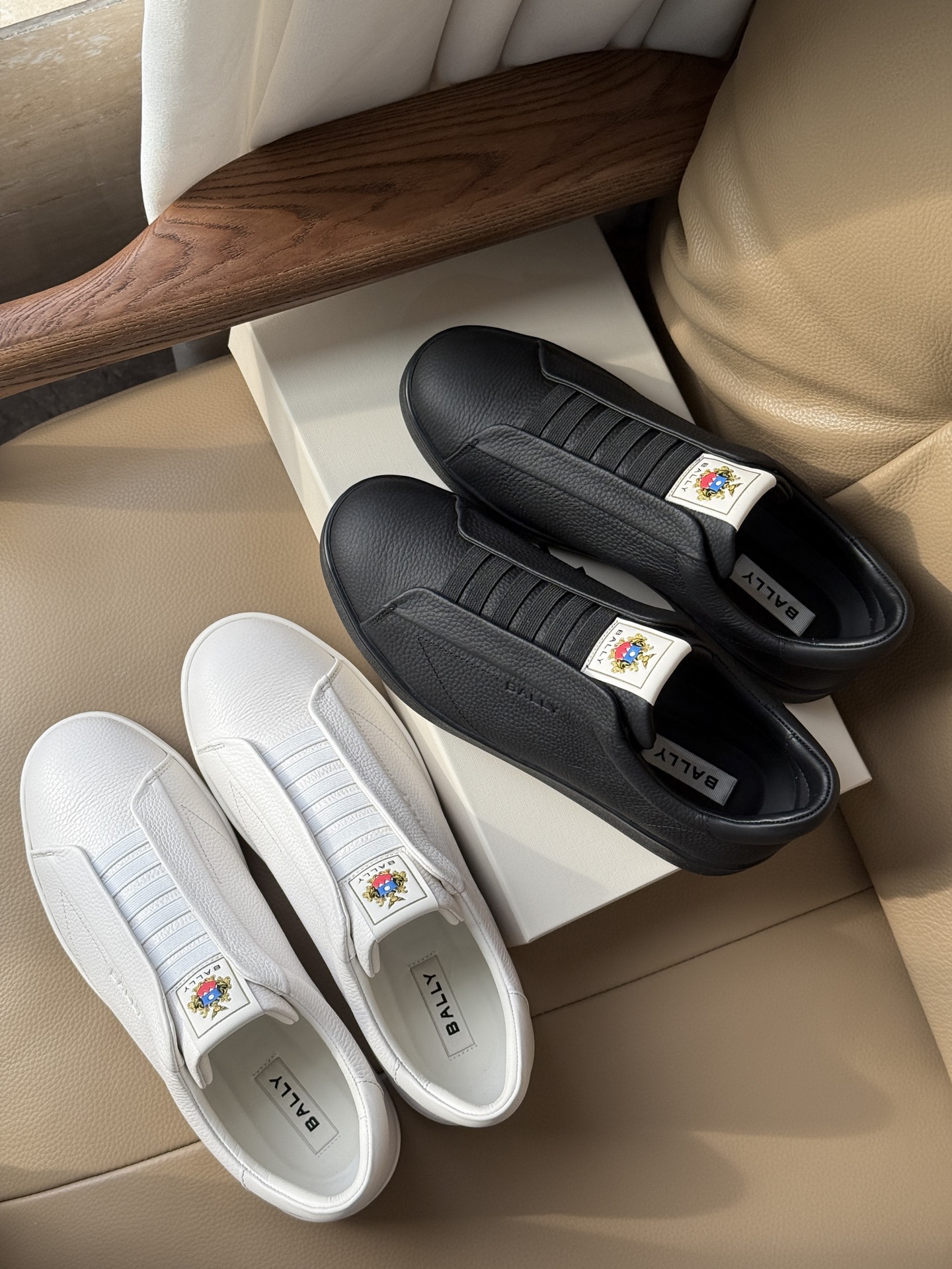 NO:729956,Code H484055 two-color update is recommended to you,19860909编码 H484055 两色更新推荐给你,,Men's shoes