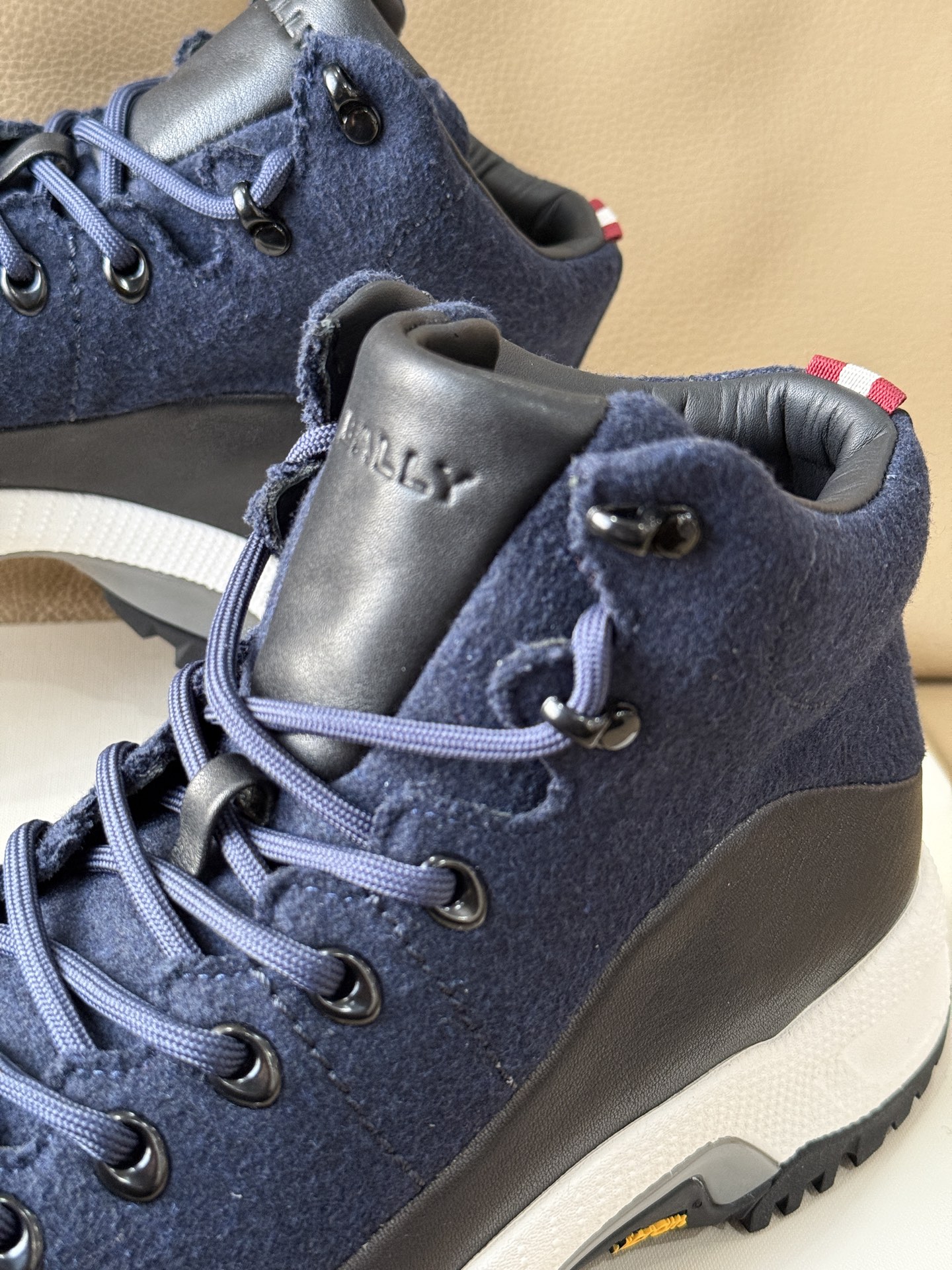 NO:730005,Navy blue cashmere high top details updated,19860909藏蓝色羊绒高帮细节图更新,,Men's shoes