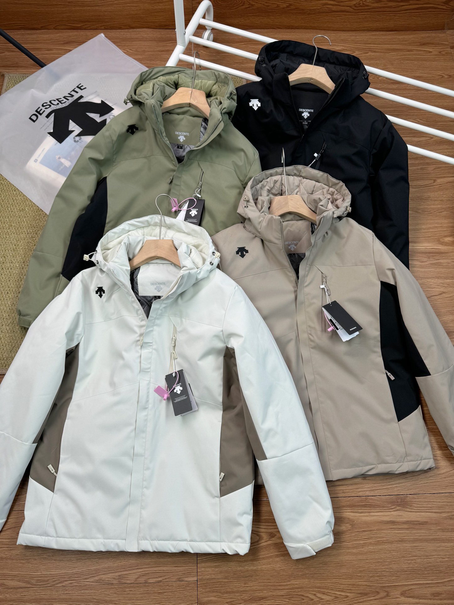 Descente Kleding Jas &Jassen Beige Zwart Groen KhakiName Wit Unisex Katoen Herfst/winter collectie Fashion Bovenzijde met capuchon