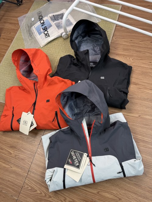 KOLON SPORT Windproof Waterproof Hooded Jacket Outdoor Sportswear Coats 1 KOLON SPORT Windproof Waterproof Hooded Jacket Outdoor Sportswear Coats