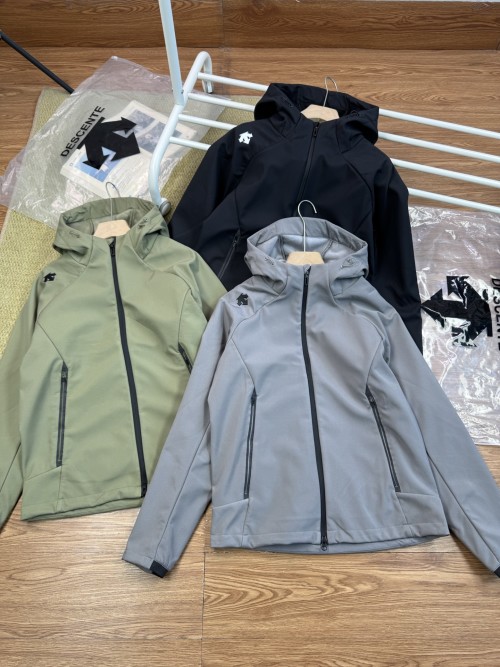 Descente Men's Insulated Hooded Windproof Waterproof Training Jacket 1 Descente Men's Insulated Hooded Windproof Waterproof Training Jacket