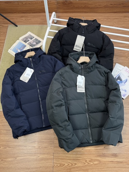 Jack Wolfskin Gapponplatz 700 Fill Power Windproof Water-Resistant Hooded Down Jacket 1 Jack Wolfskin Gapponplatz 700 Fill Power Windproof Water-Resistant Hooded Down Jacket