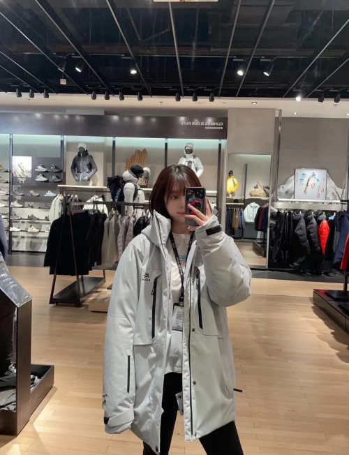 KAILAS Montana FLT 700 Goose Down Mid-Length Outdoor Parka 1 KAILAS Montana FLT 700 Goose Down Mid-Length Outdoor Parka