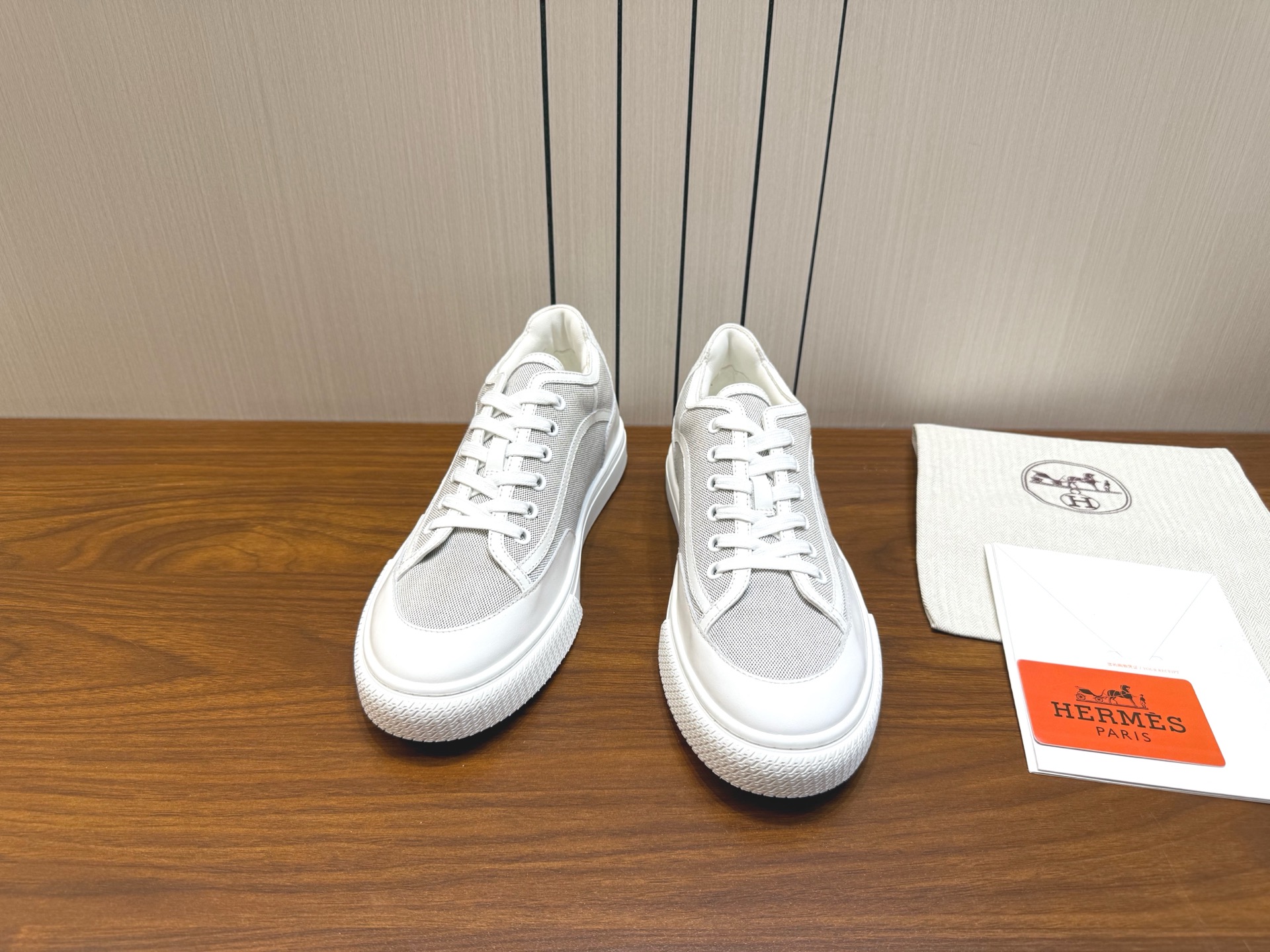 NO:558818,Hermes Hermès H family classic models come out in many colors every season. They are definitely one of the most worth buying. If you meet any gods or goddesses! Don’t miss it!  !  It is super light, super comfortable, not tired after walking for a long time, and the price is not expensive. Size 35-44 (can be customized to 45 46), casual shoes/sports shoes, hermes, hermes, sneakers19860909Hermes爱马仕 H家经典款 每一季都会出很多颜色 绝对是最值得买的配货之一 有遇到的男神女神!真的不要错过！！ 他超轻、超舒适 走久不累、价格不贵 码数35-44（可定做45 46）,休闲鞋/运动鞋,hermes,hermes,sneakers,Women's Shoes