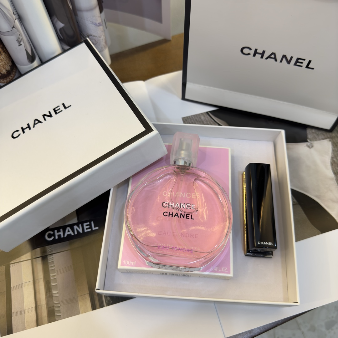 ️ Fragrance & Lipstick Gift Box Set - Comprehensive 9