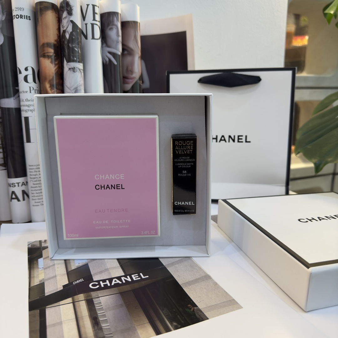 ️ Fragrance & Lipstick Gift Box Set - Comprehensive 8